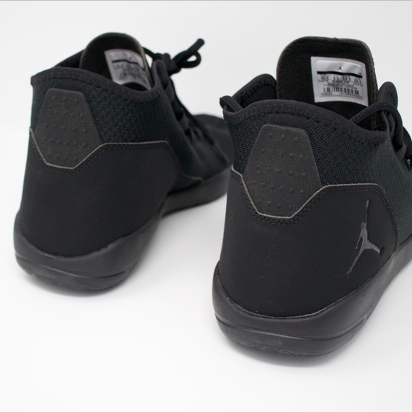 Nike Jordan 11.5 Reveal Basketball CrossTrain Shoe - Picture 5 of 6